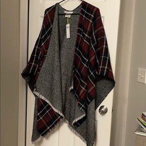 BCBG reversible Cape
